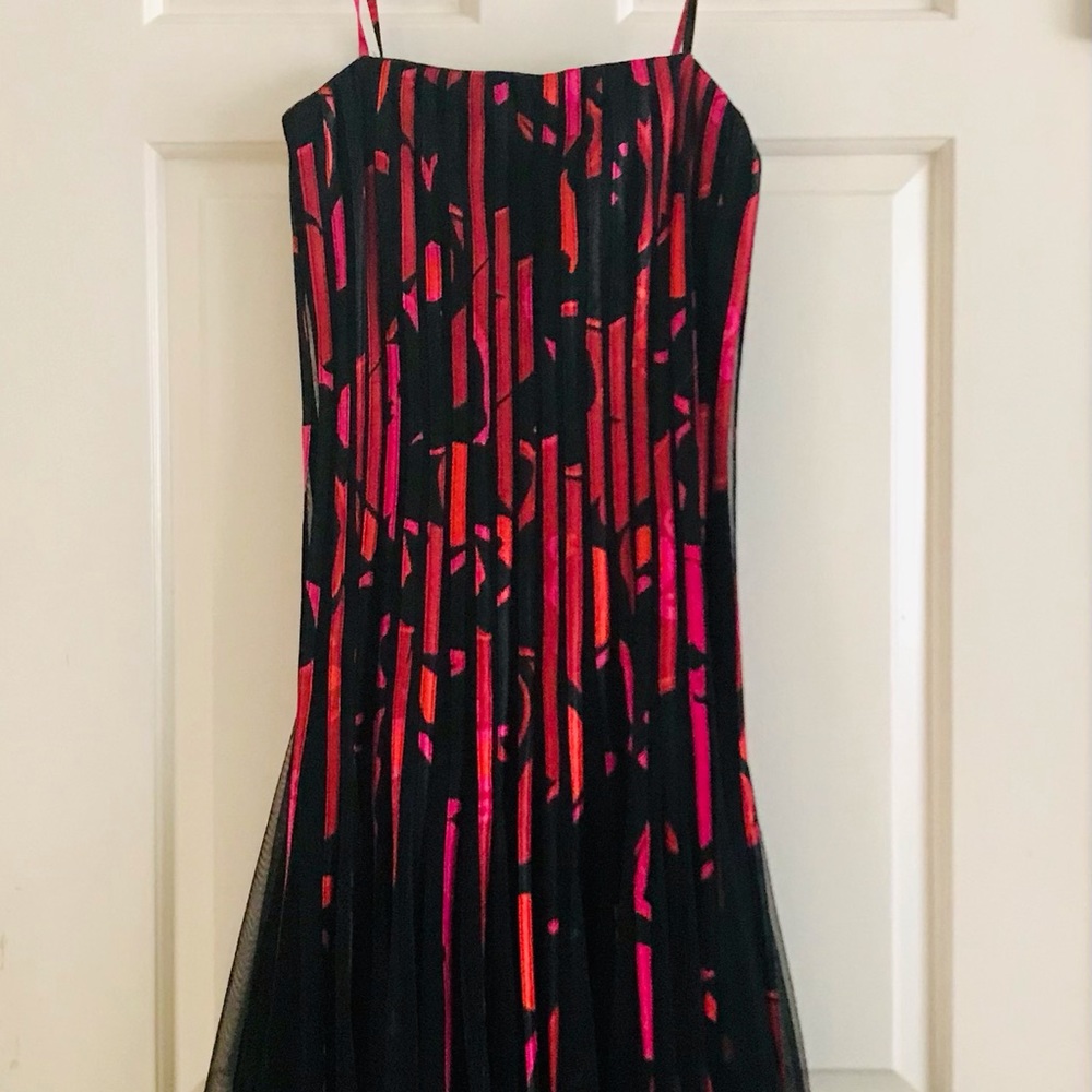 🐼🍎Floral red and black tulle and pleated dress